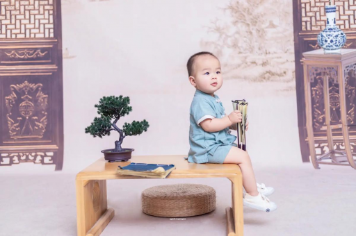 达州女宝宝换尿布