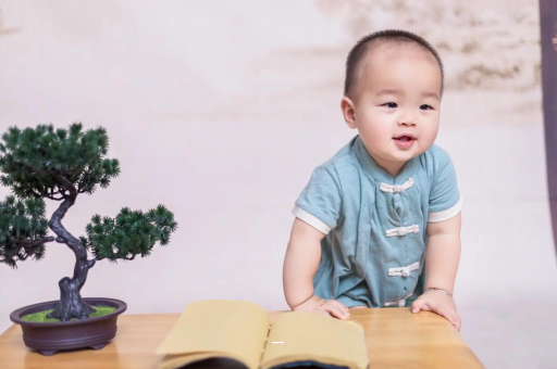 达州宝宝爱吐奶是什么原因